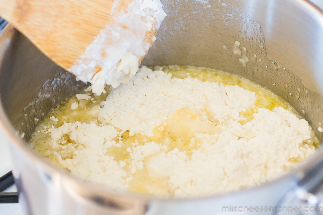 Baking: cheese gougeres. Food blog.