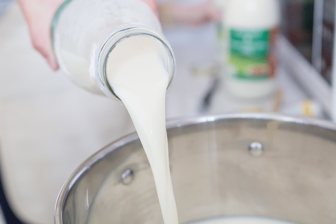 Pouring the milk. I just love seeing milk.