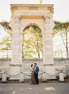 Paris is for lovers. Anniversary photography session in Paris, France. On misscheesemonger.com.